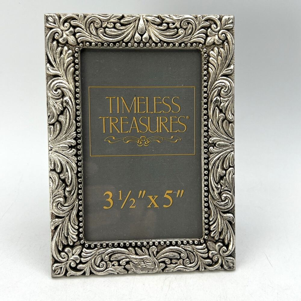 Timeless Treasures Silver Pewter Ornate Repousse Floral Scroll Frame Swan 3.5x5